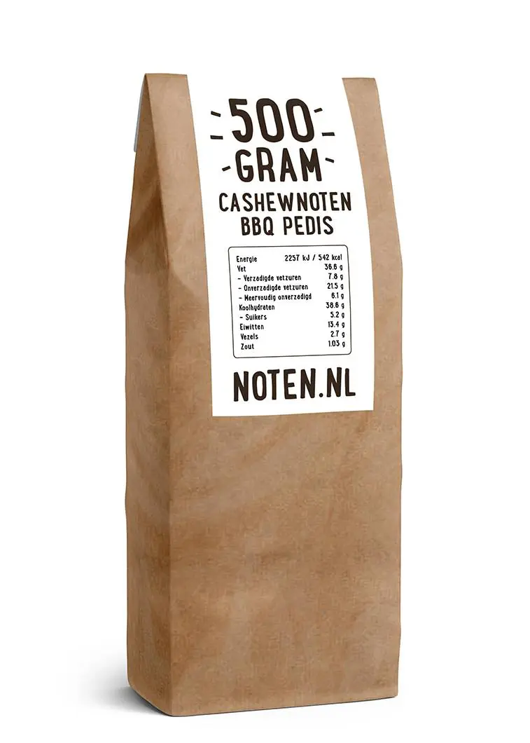 Een zakje met 500 gram A-kwaliteit BBQ cashewnoten van Noten.nl