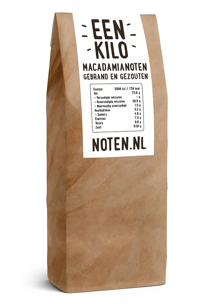 Een zakje met 1 kilo A-kwaliteit gebrande en licht gezouten macadamianoten van Noten.nl