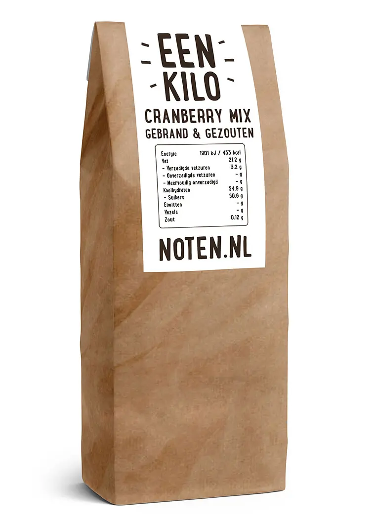 Een zakje met een kilo licht gebrande en gezouten cranberry mix van Noten.nl