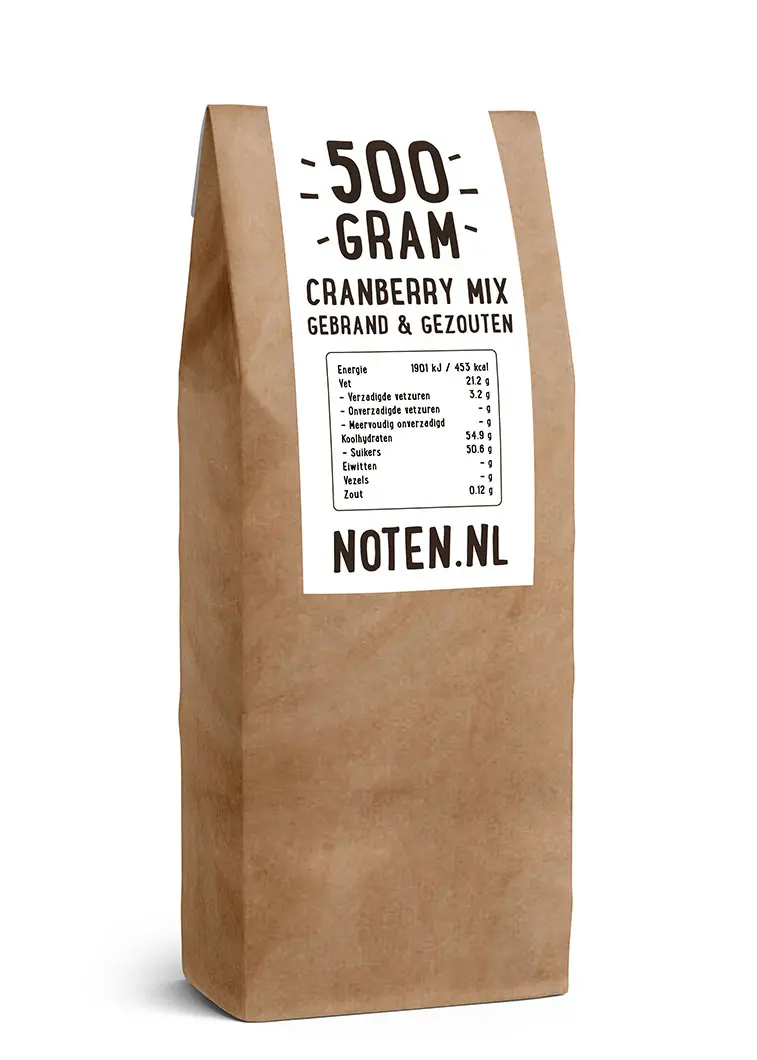 Een zakje met 500 gram licht gebrande en gezouten cranberry mix van Noten.nl