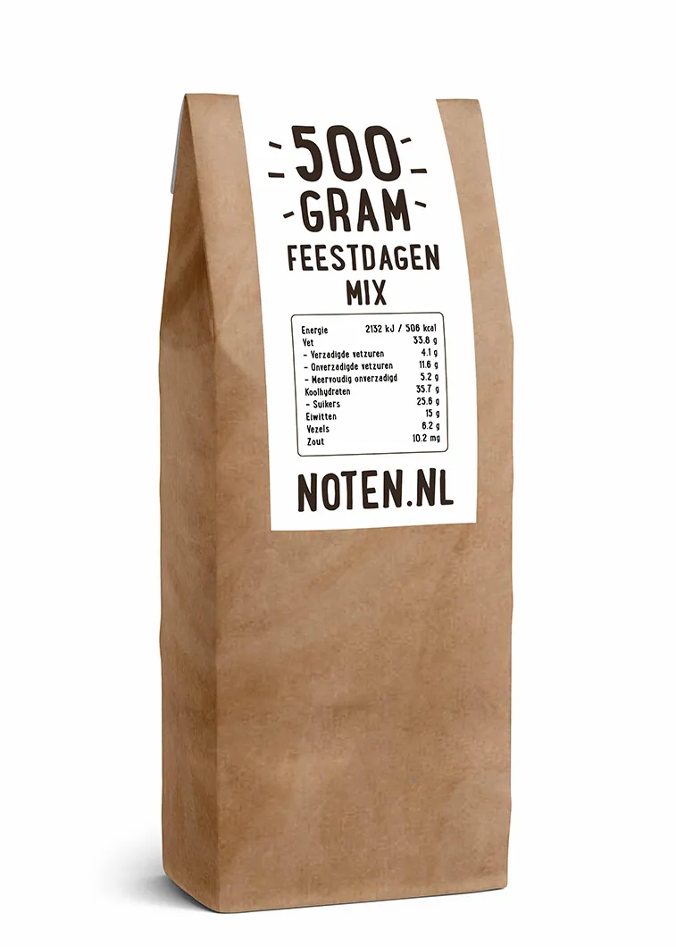 Een zakje met 500 gram feestdagen mix van Noten.nl