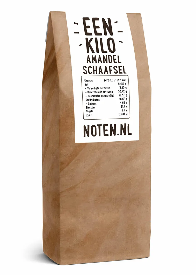 Een zakje met een kilo A-kwaliteit amandelschaafsel van Noten.nl