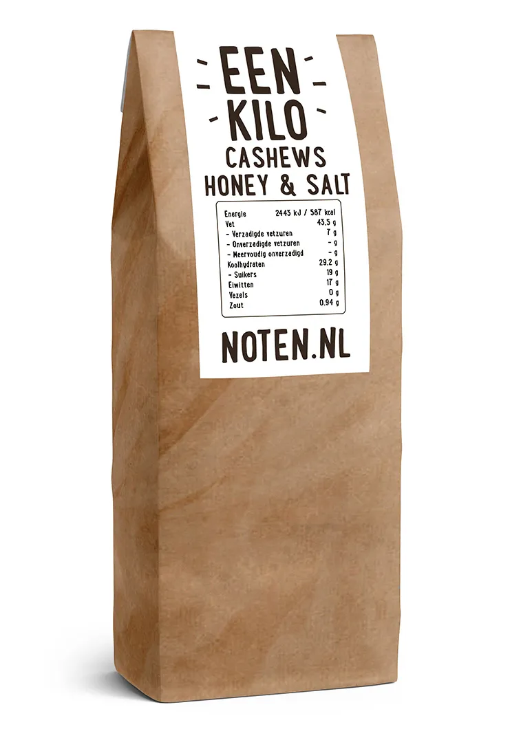 Een zakje met een kilo geroosterde cashewnoten met honing en zout van Noten.nl