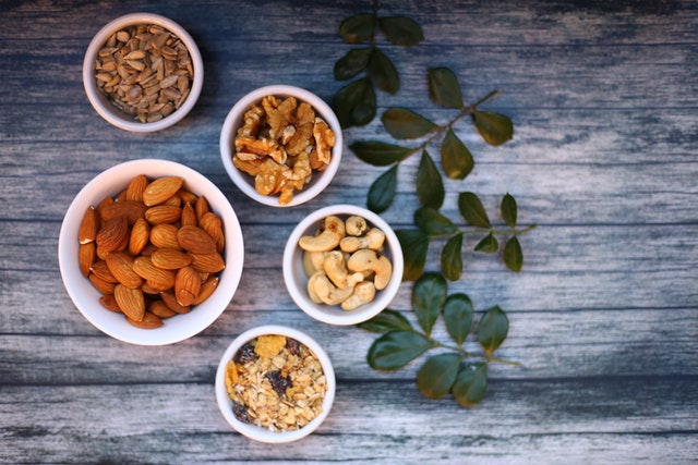 Noten eten tegen zonverbranding